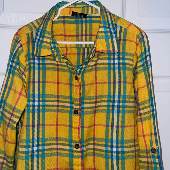 Plaid button down top - Picture 1 of 7